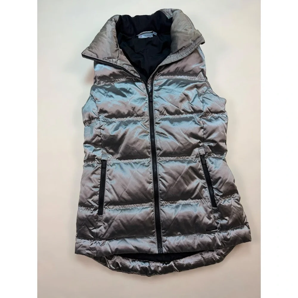 Athleta Metallic Silver Downtown High Neck Puffer Ski Vest Down Filled Sz XXS